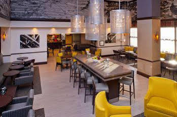 Hotel Hampton By Hilton 3*